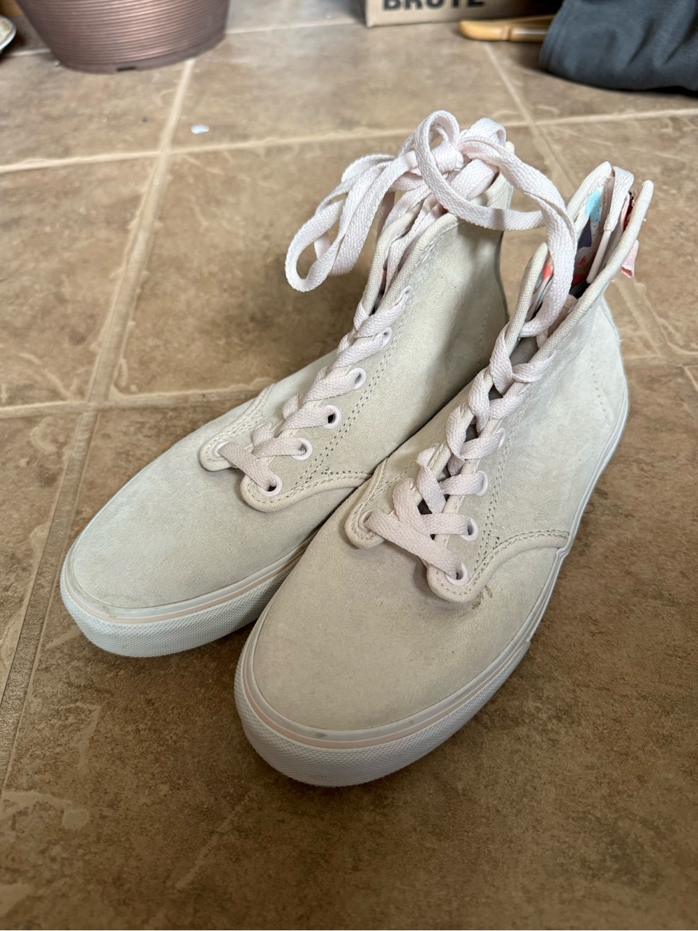Vans Euro size 35 High-Top Sneakers in Light Beige/Cream